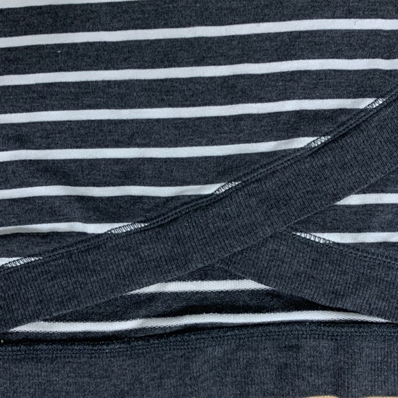 Workshop Republic Clothing Gray and White Top - Picture 5 of 6